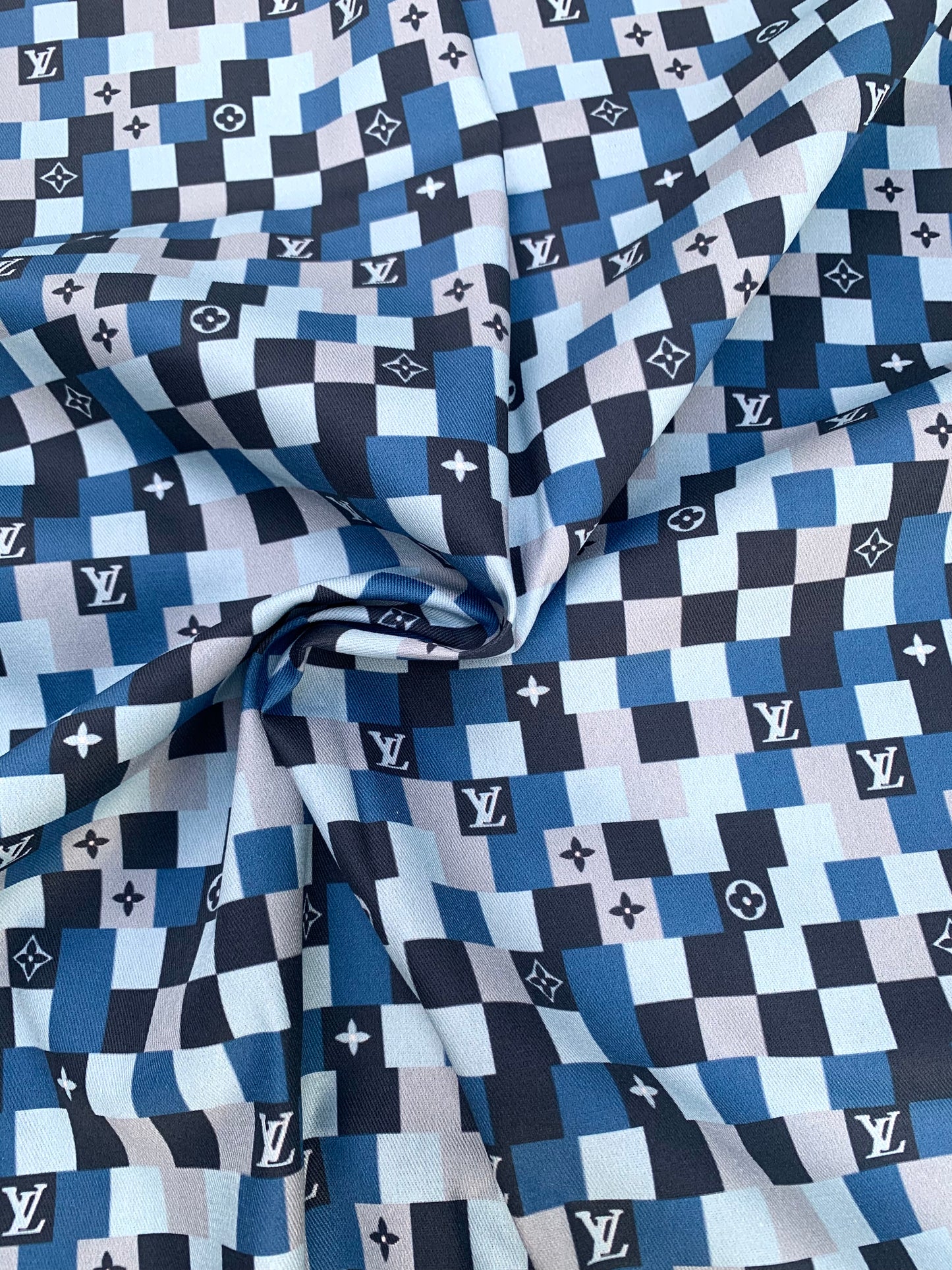 Nähen von benutzerdefiniertem blauem Damier Camouflage LV Baumwollstoff für DIY-Bekleidungsanzug