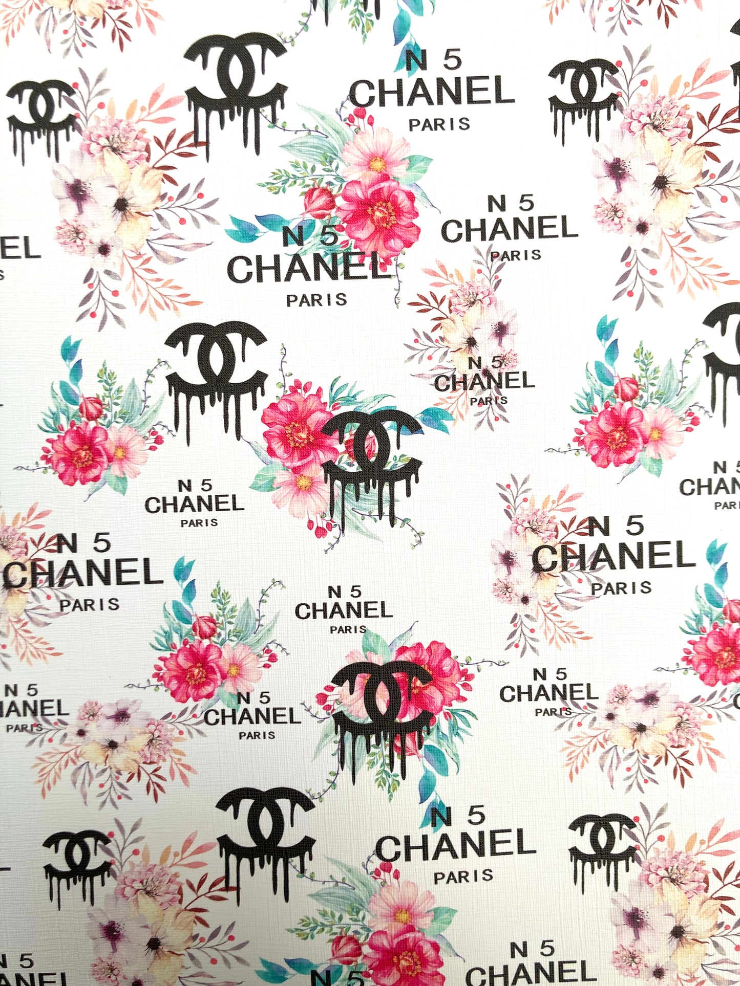 Chanel N5 Paris Custom Vinyl Leder Stoff Verkauft pro Yard für DIY Nähen Polsterung