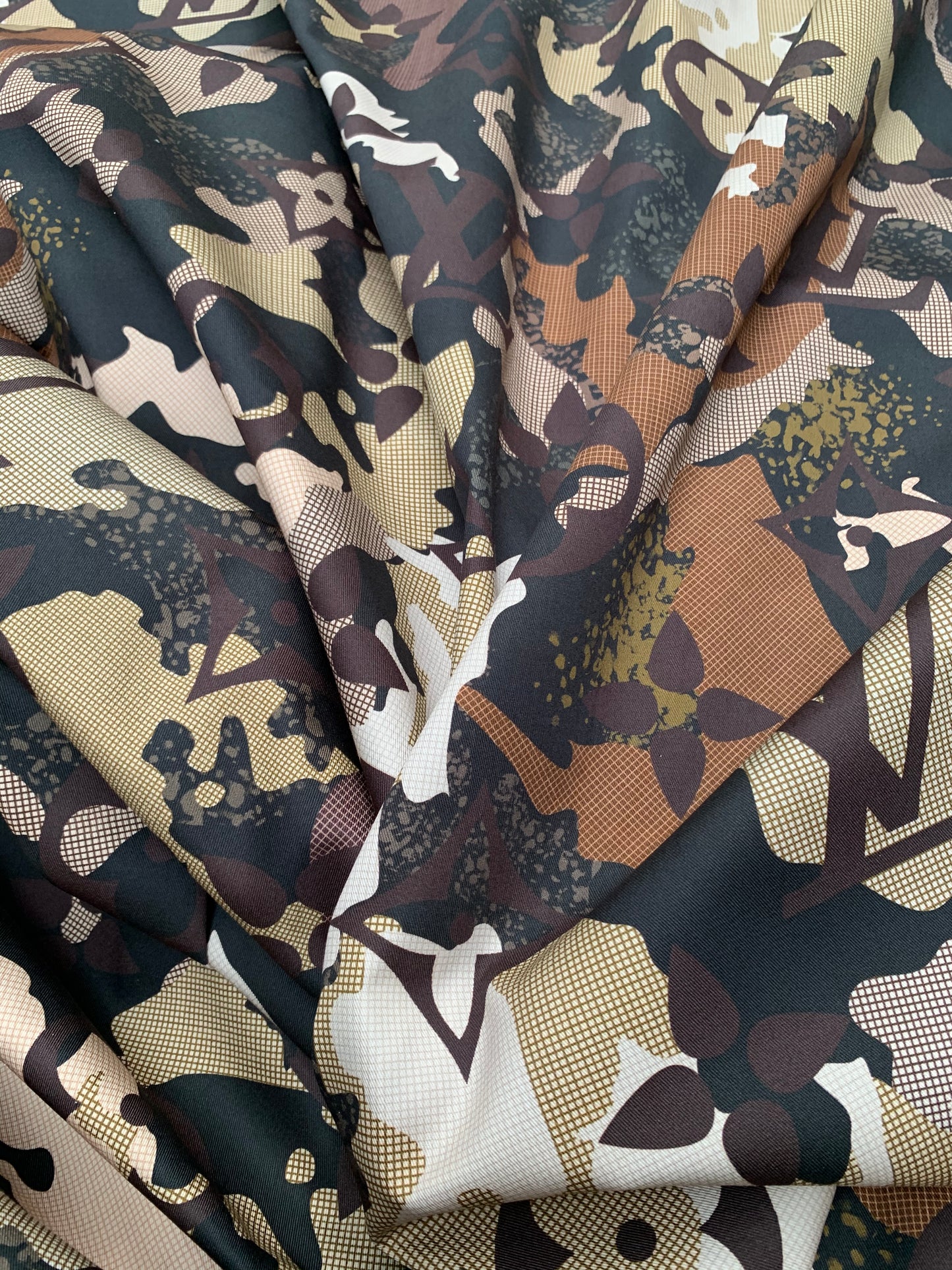 Sewing Cotton Shirt Fabric Camouflage LV Quilting for Custom Apparel Handmade DIY