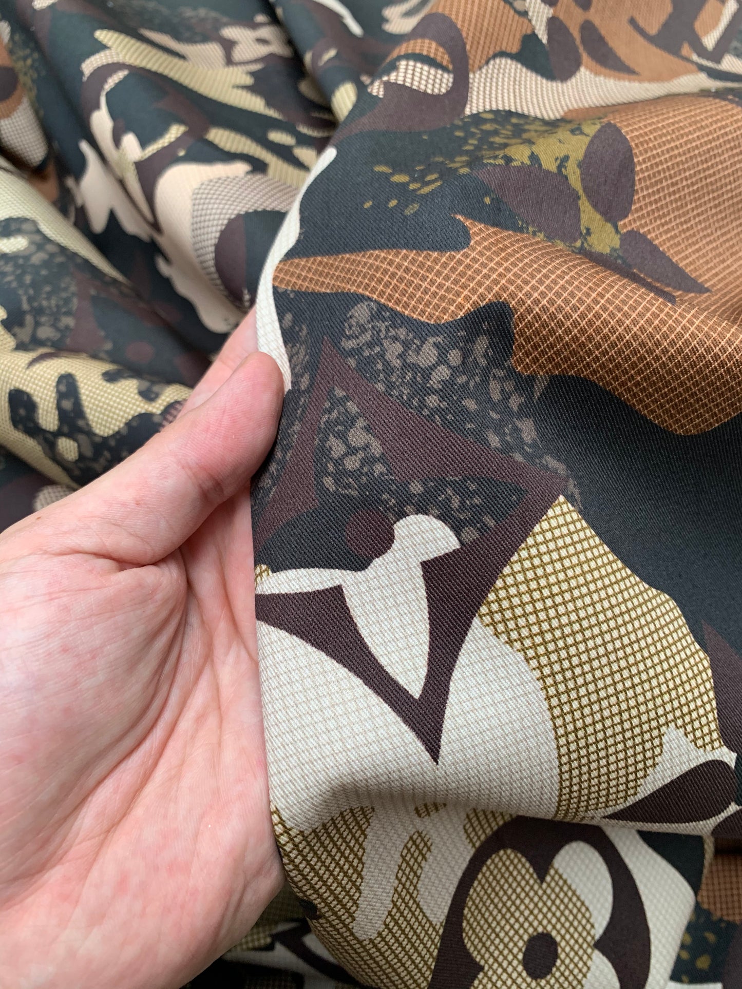 Sewing Cotton Shirt Fabric Camouflage LV Quilting for Custom Apparel Handmade DIY