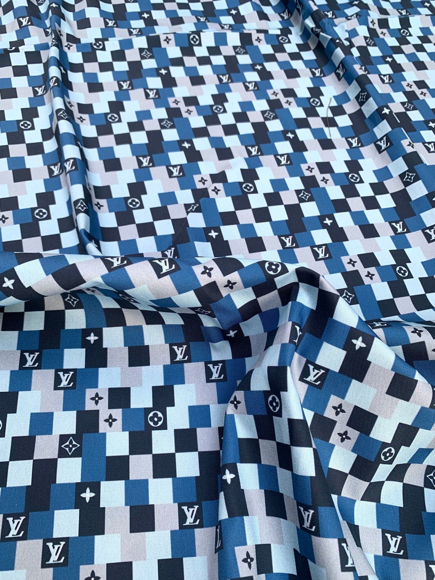 Tissu en coton LV camouflage bleu Damier personnalisé à coudre pour vêtements et costumes DIY