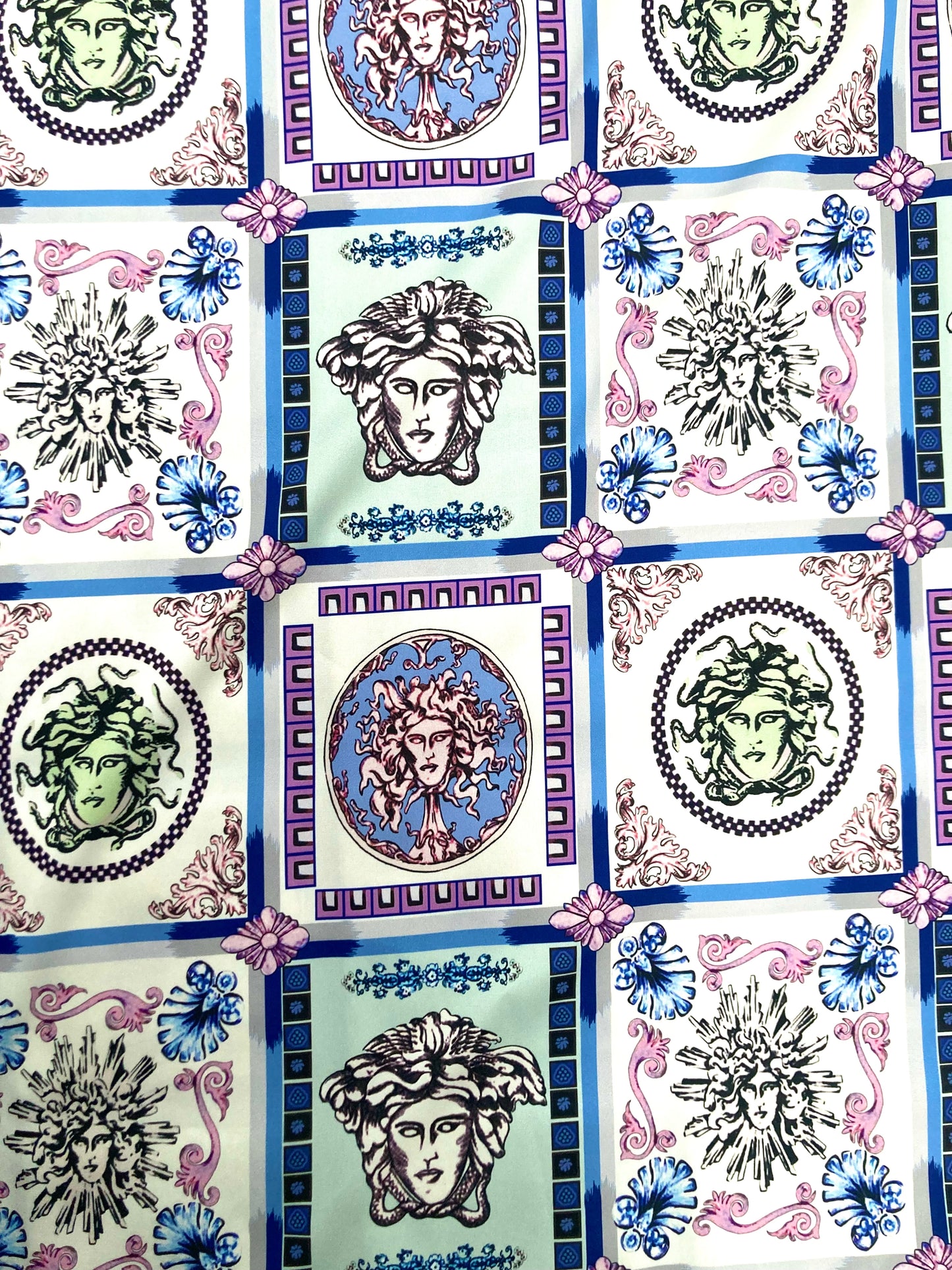 Tissu foulard en soie Versace pour vêtements personnalisés Pyjama fait main DIY