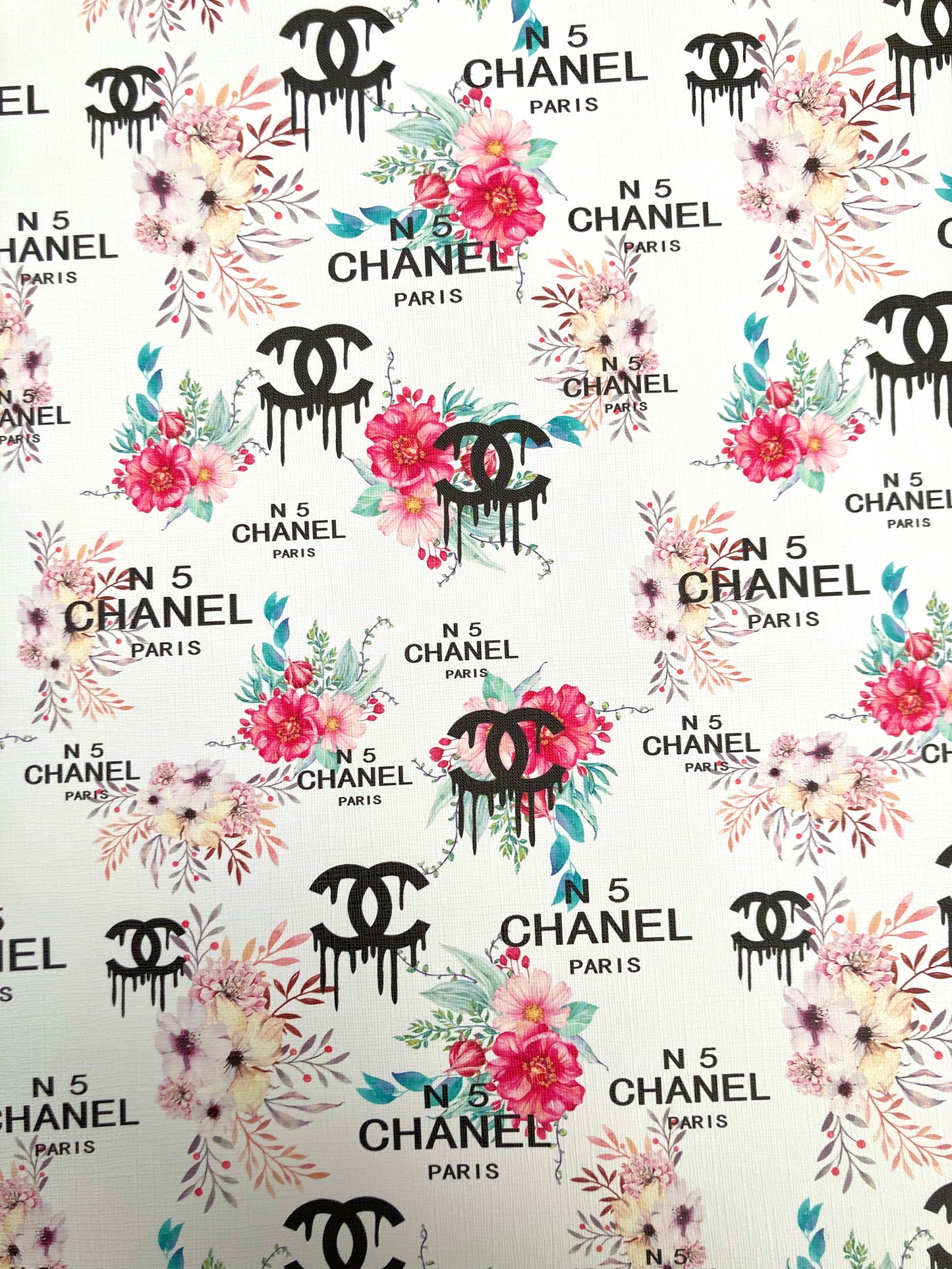 Chanel N5 Paris Custom Vinyl Leder Stoff Verkauft pro Yard für DIY Nähen Polsterung