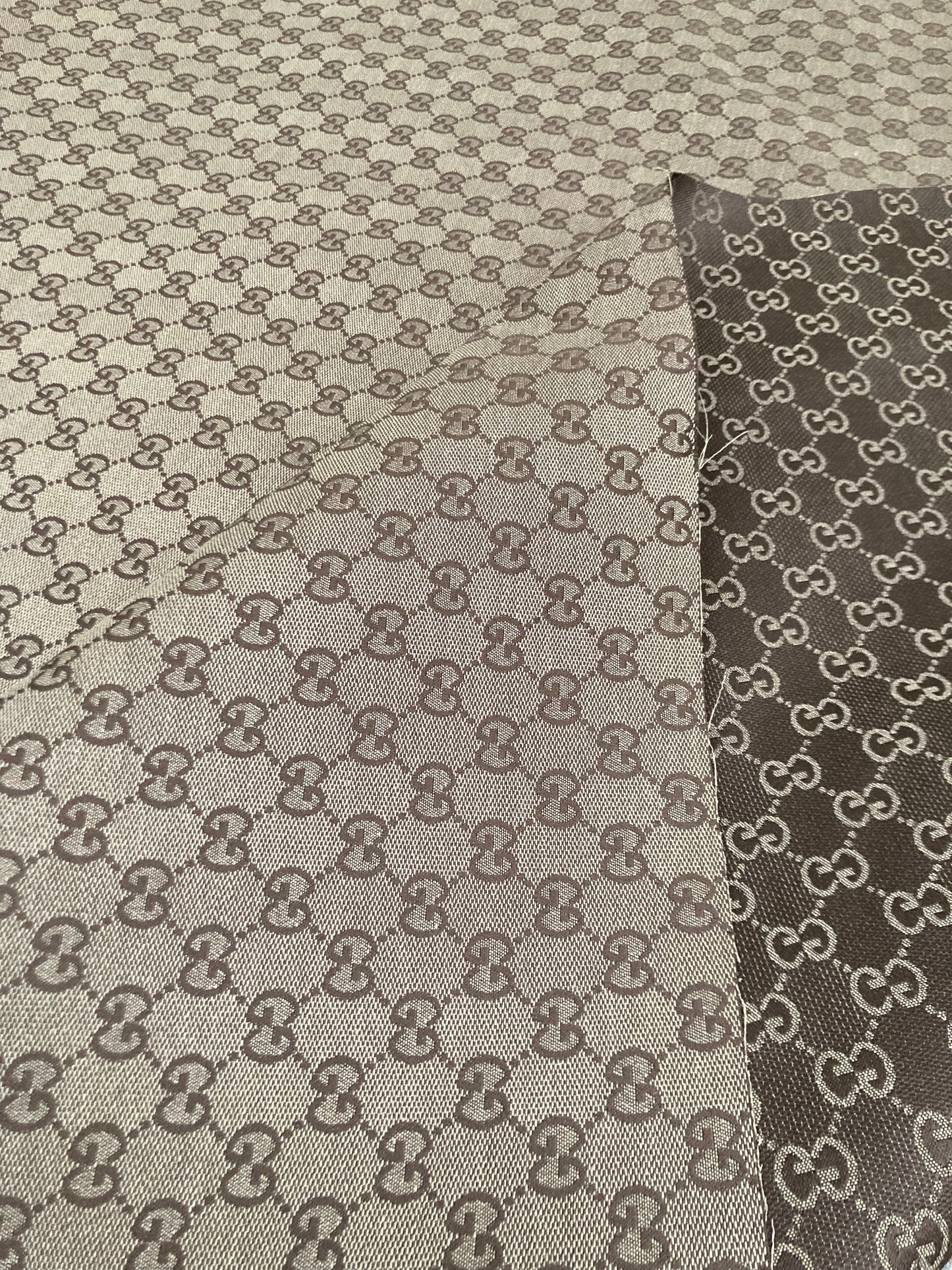 Klassischer brauner GG Gucci Jacquard-Designerstoff für individuelles DIY-Nähen