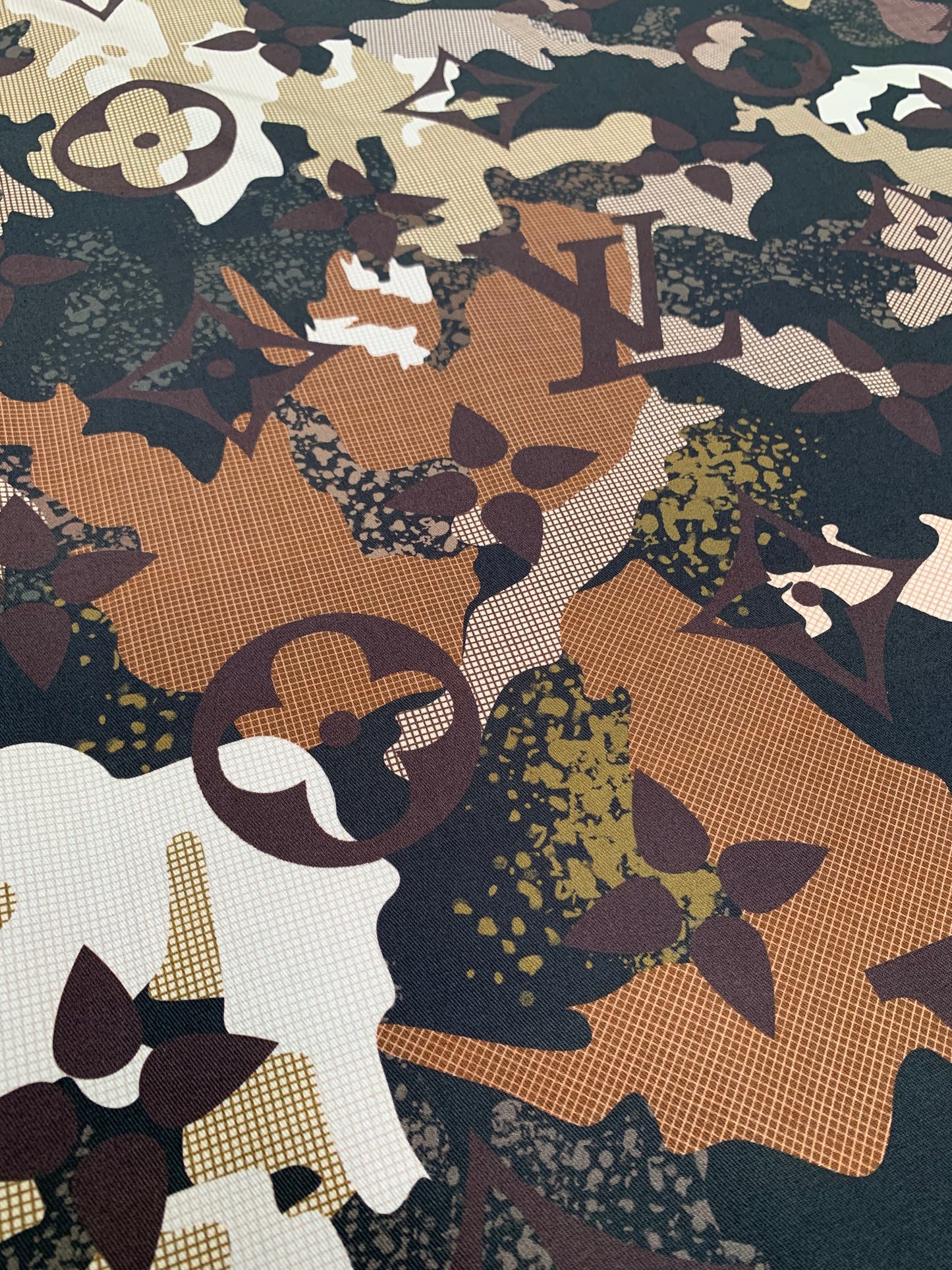 Tissu de chemise en coton à coudre Camouflage LV Quilting pour vêtements personnalisés Fait main DIY