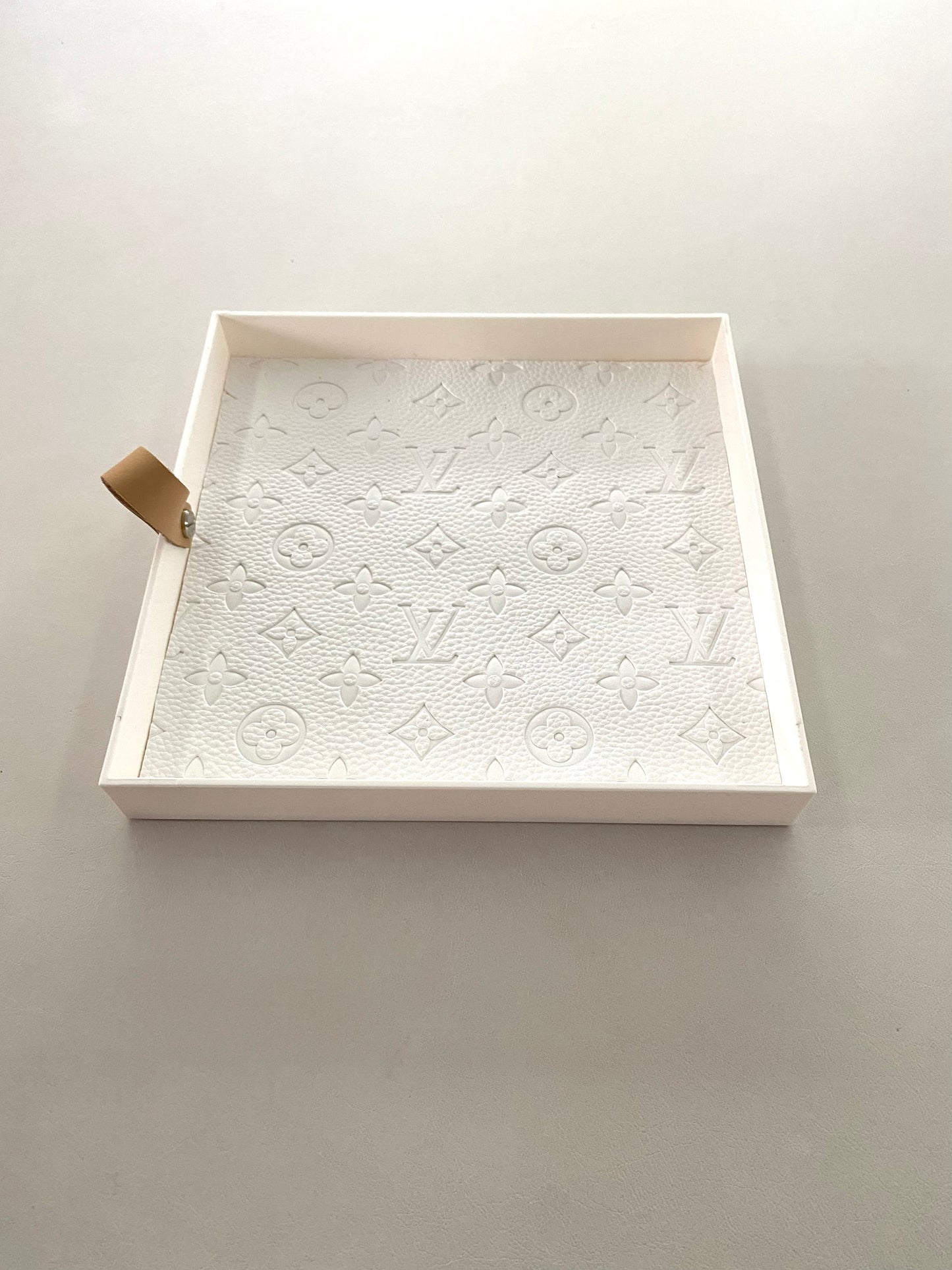 Custom White Embossed LV Designer Tray Home Decoration Christamas Gift