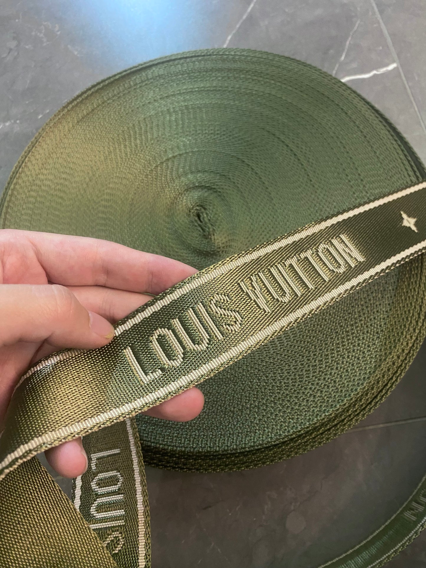 Sangle de sac Louis Vuitton vintage vert olive pour réparation de sac fait main DIY