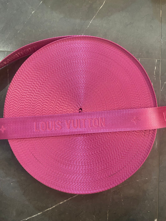 Sangle de sac Louis Vuitton LV rose vif pour rembourrage artisanal fait à la main