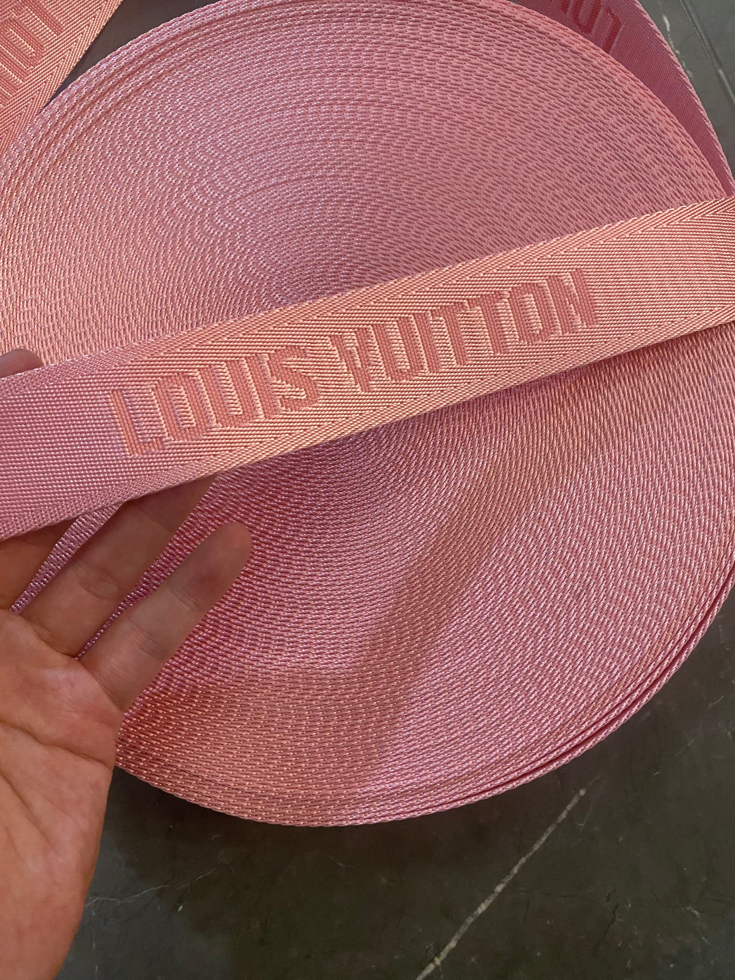 Hellrosa Louis Vuitton LV Riemen für handgefertigte DIY Basteltaschenreparatur