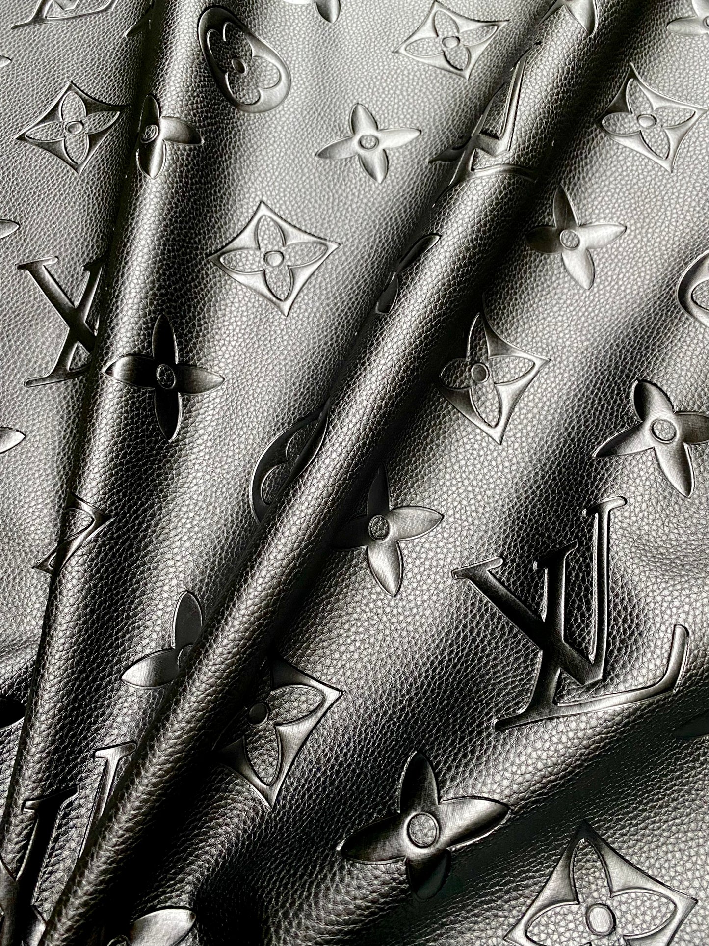 Soft Big Monogram Louis Vuitton Leather Fabric for Handmade Car Wrapper Upholstery