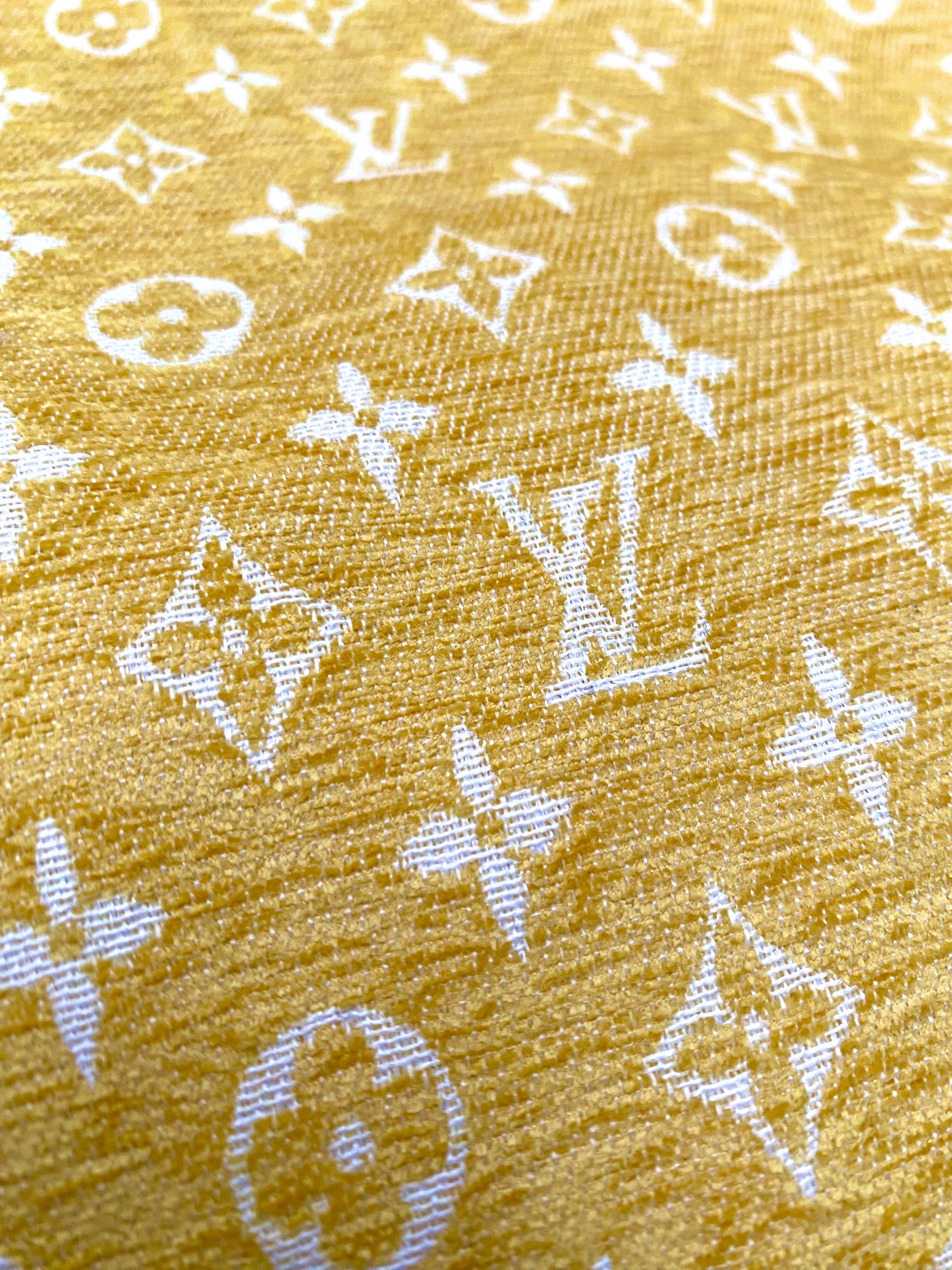 Tissu chenille jaune Louis Vuitton pour meubles de canapé sur mesure DIY