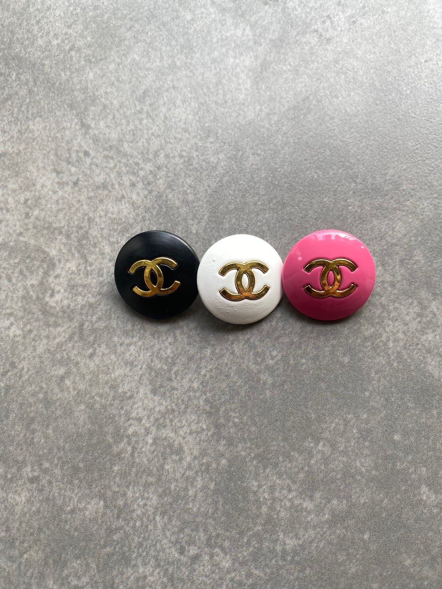 Bouton Chanel coloré pour vêtements faits à la main, vêtements personnalisés sur mesure