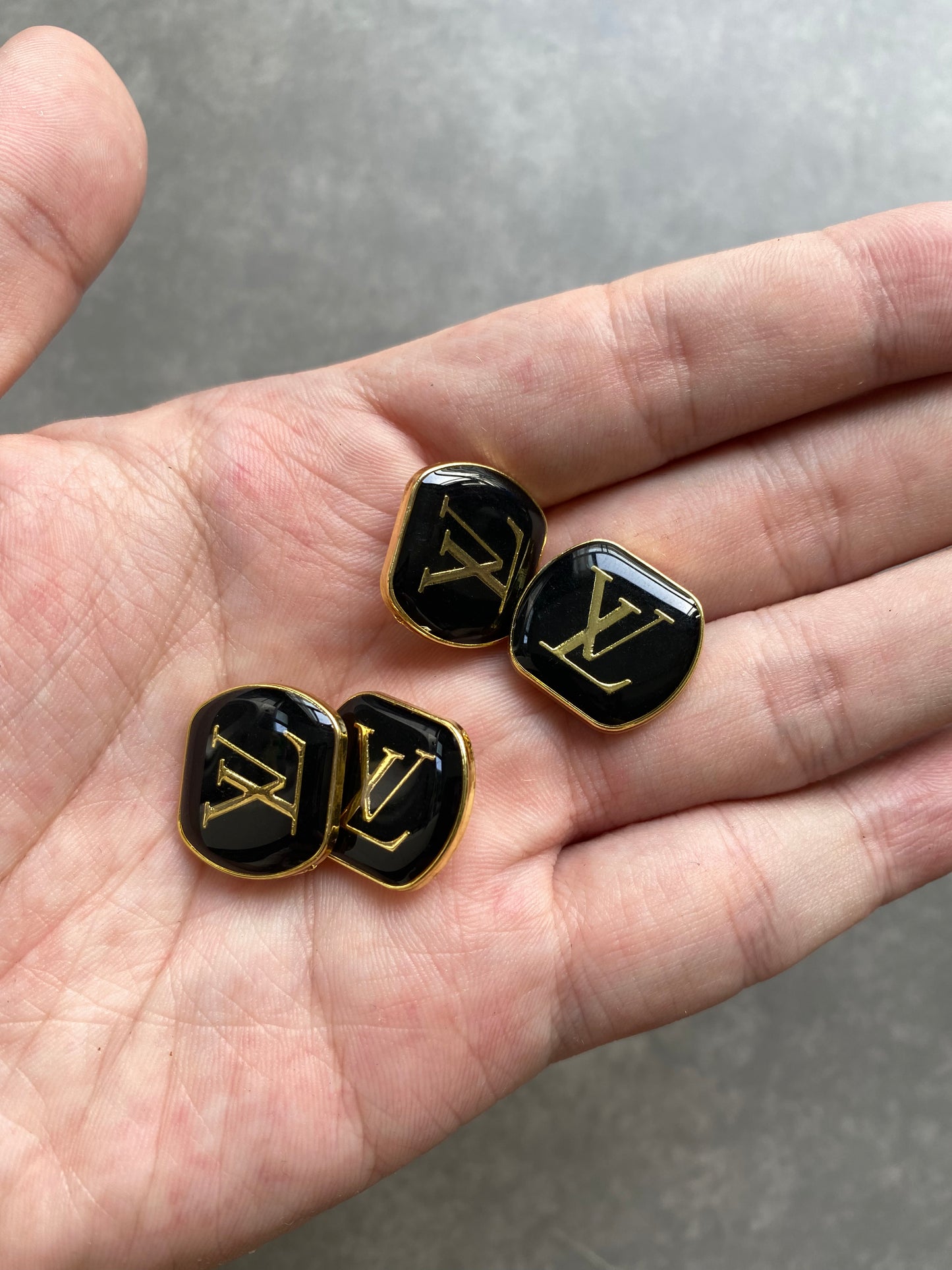 LV Button Accessory