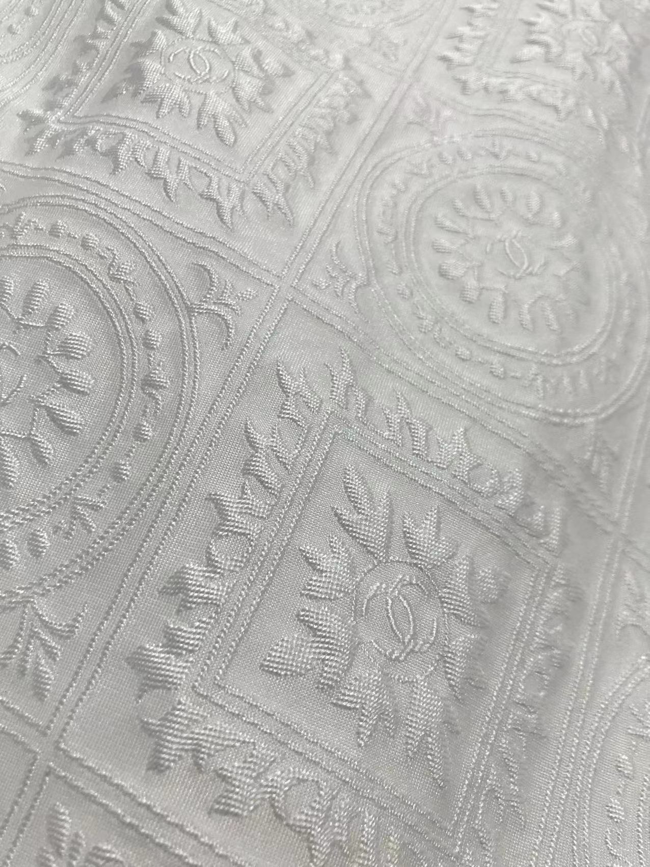 Hochwertiger reinweißer Chanel-Jacquard-Designerstoff für handgefertigte DIY-Kleidung