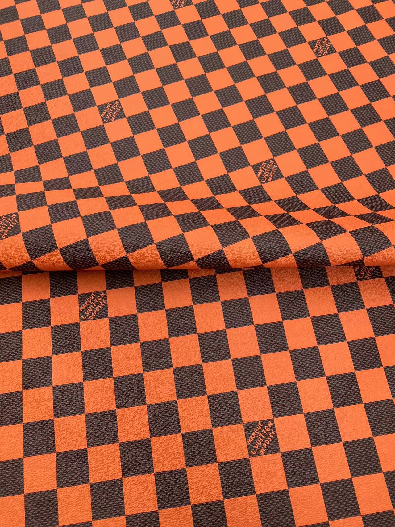 Cuir vinyle Damier à gros carreaux orange vif pour baskets LV Trainer 