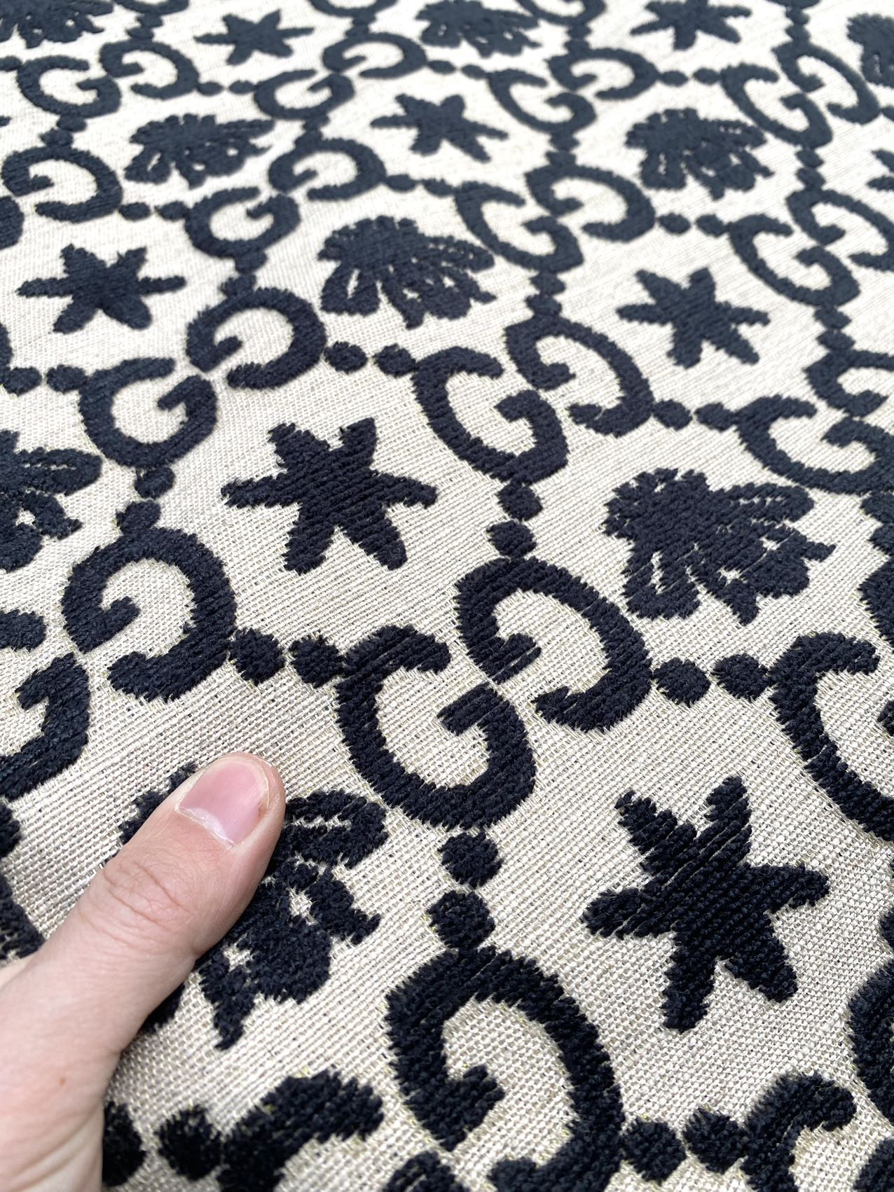 Jacquard gewebt Gucci Sofa Polsterung Nähen Möbel benutzerdefinierte Stoff für Home Deco Kissen