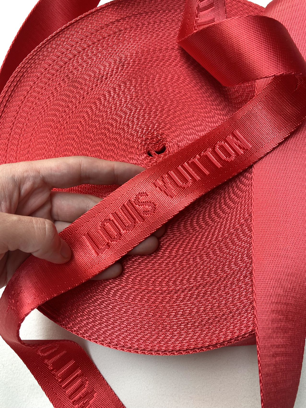 Sangles LV rouges personnalisées pour la réparation de sacs faits à la main