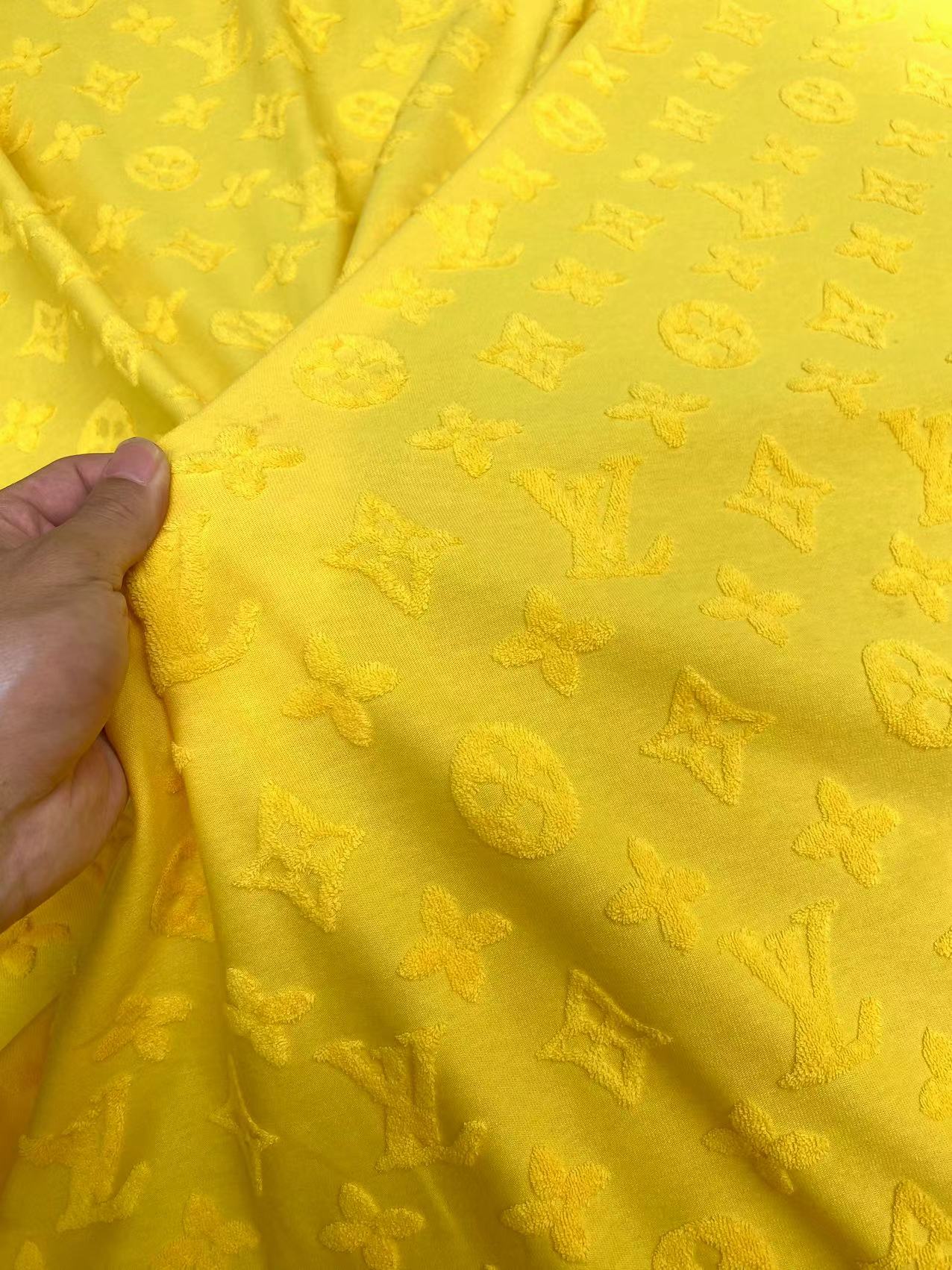 Tissu éponge en coton LV Banana Yellow Tissu doux et confortable pour vêtements faits à la main