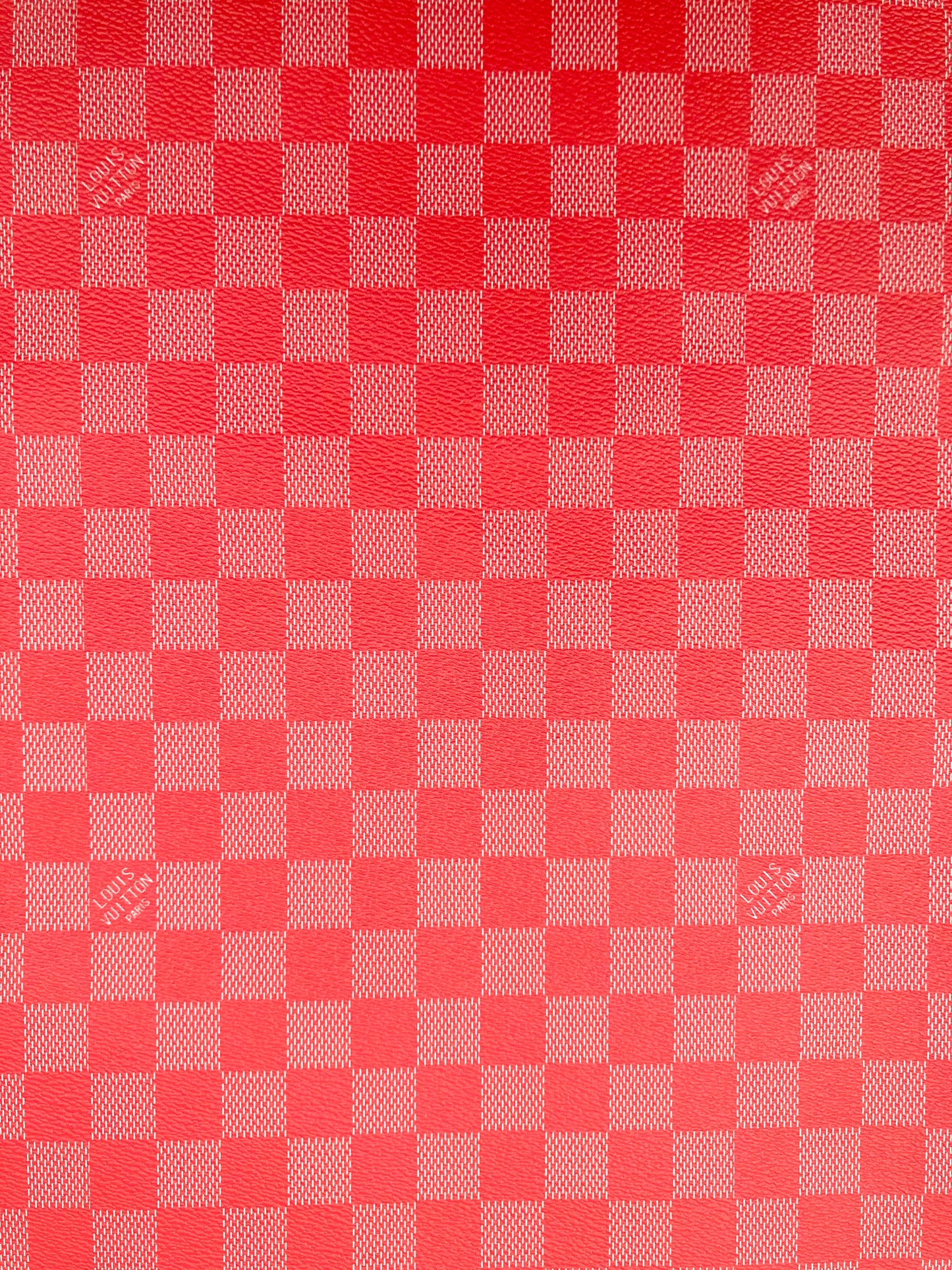 Rotes, handgefertigtes Damier-Vinyl für individuelle Sneaker-Polsterung