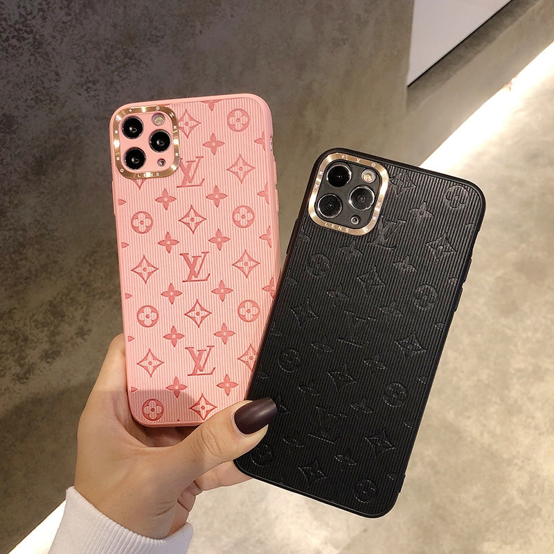 Étuis fantastiques pour iPhone aux couleurs acidulées de LV Leather