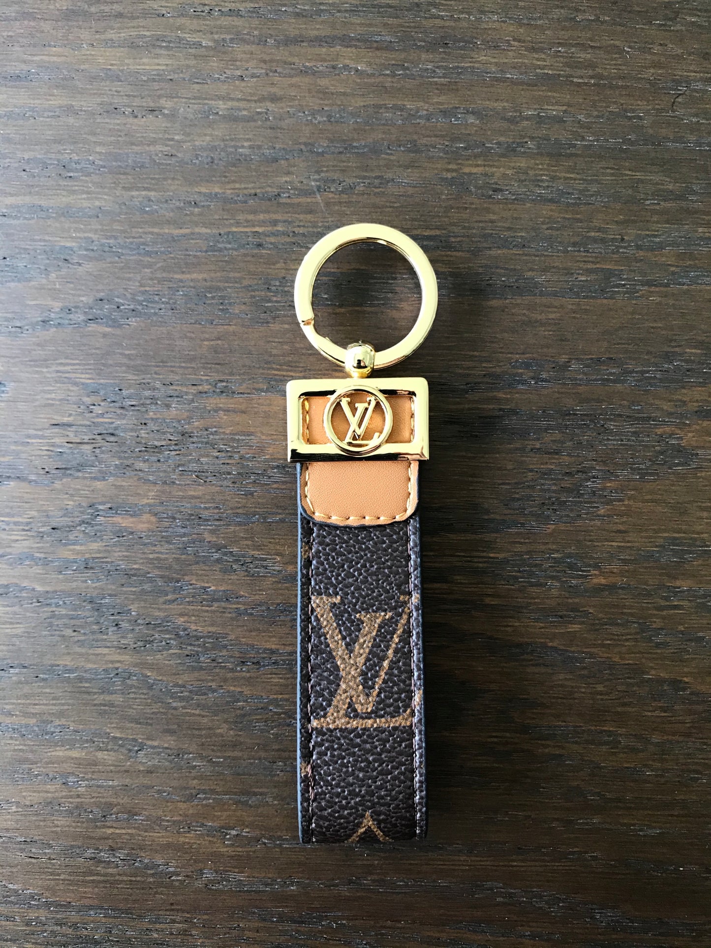 Schlüsselanhänger mit LV-Monogramm von Class