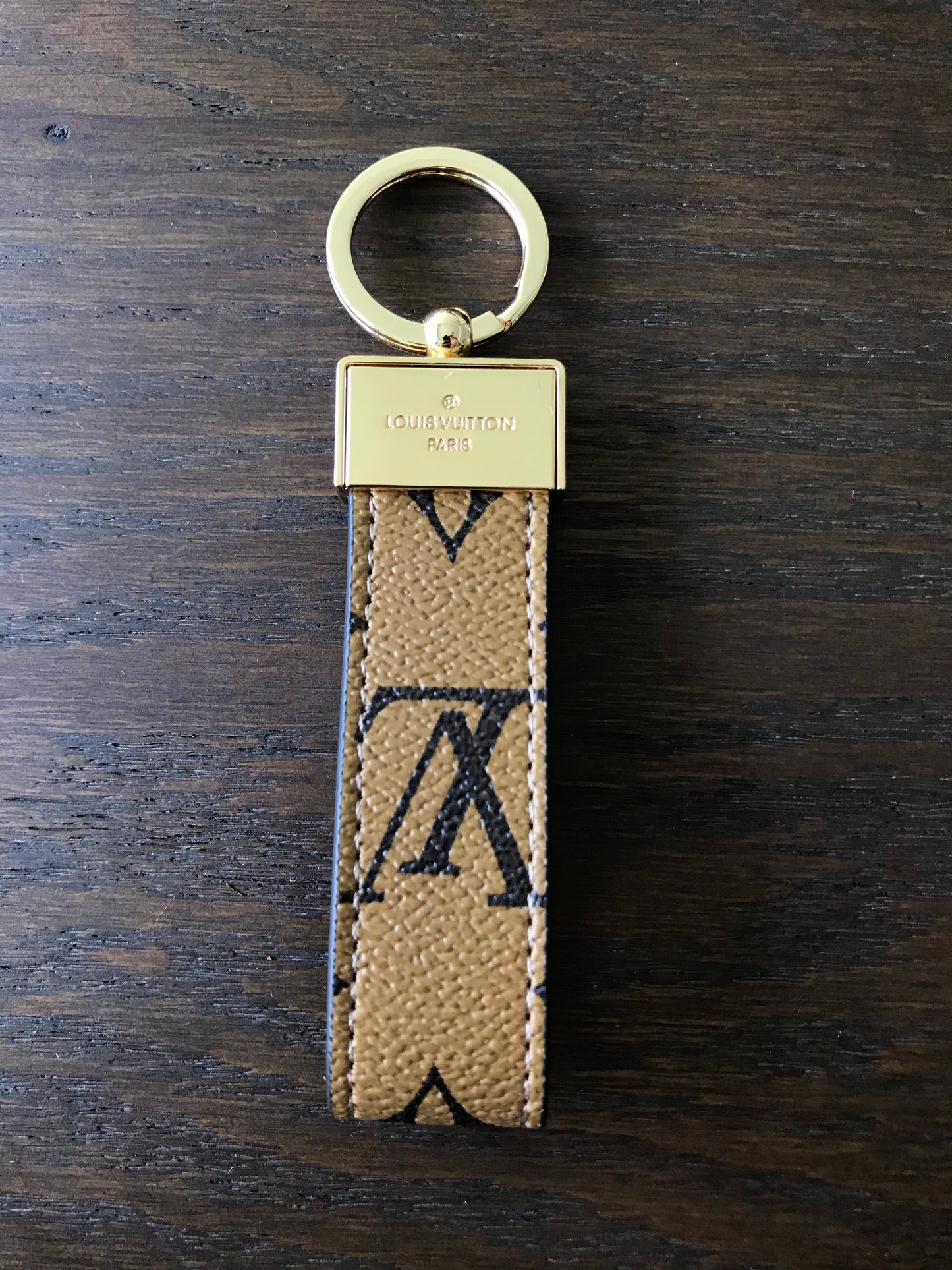 Schlüsselanhänger mit LV-Monogramm von Class