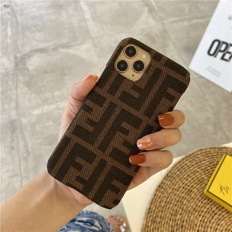 iPhone-Hülle aus Strickstoff von FENDI.