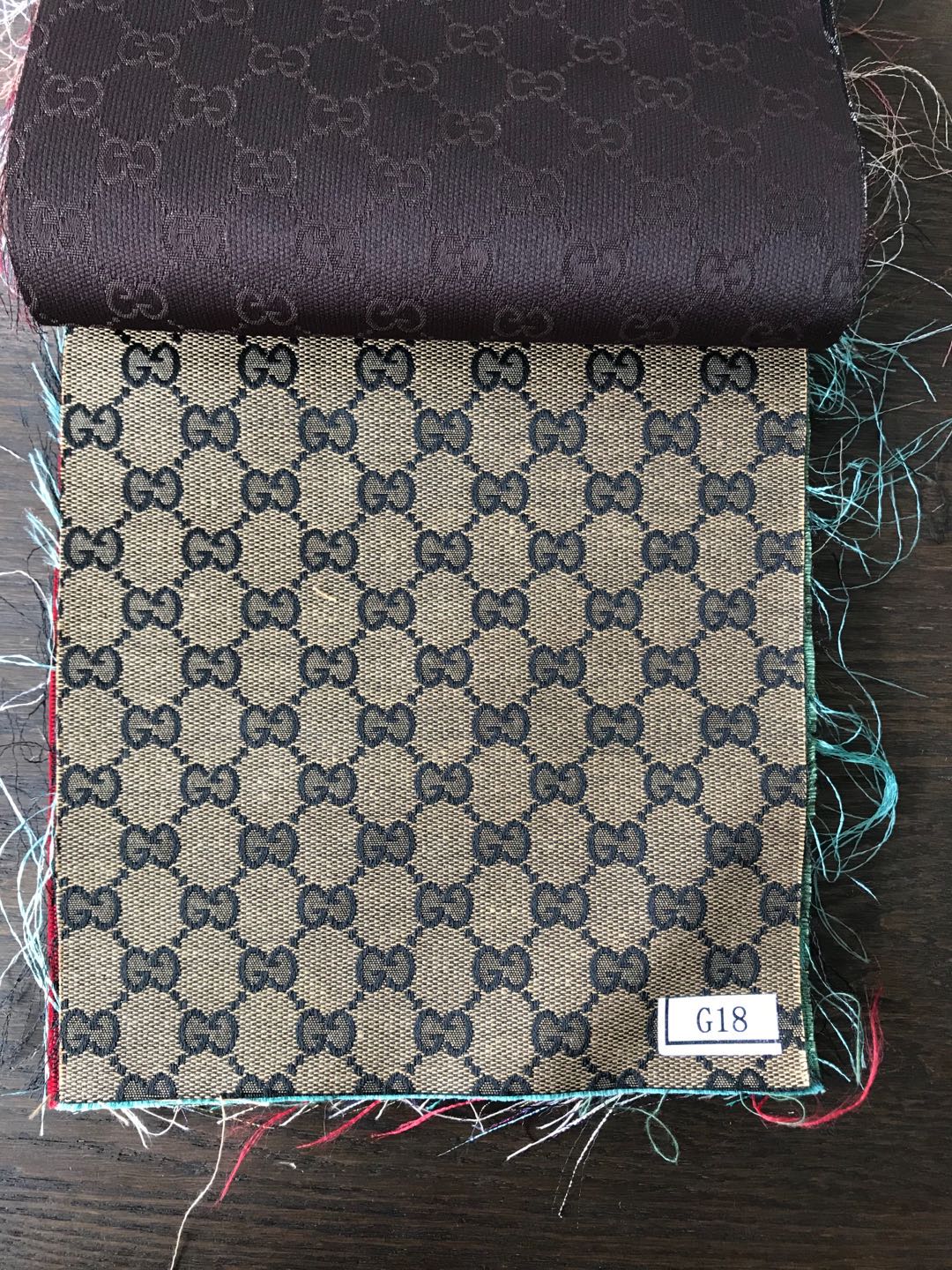 Tissu Jacquard Gucci pour chaussures et masques personnalisés