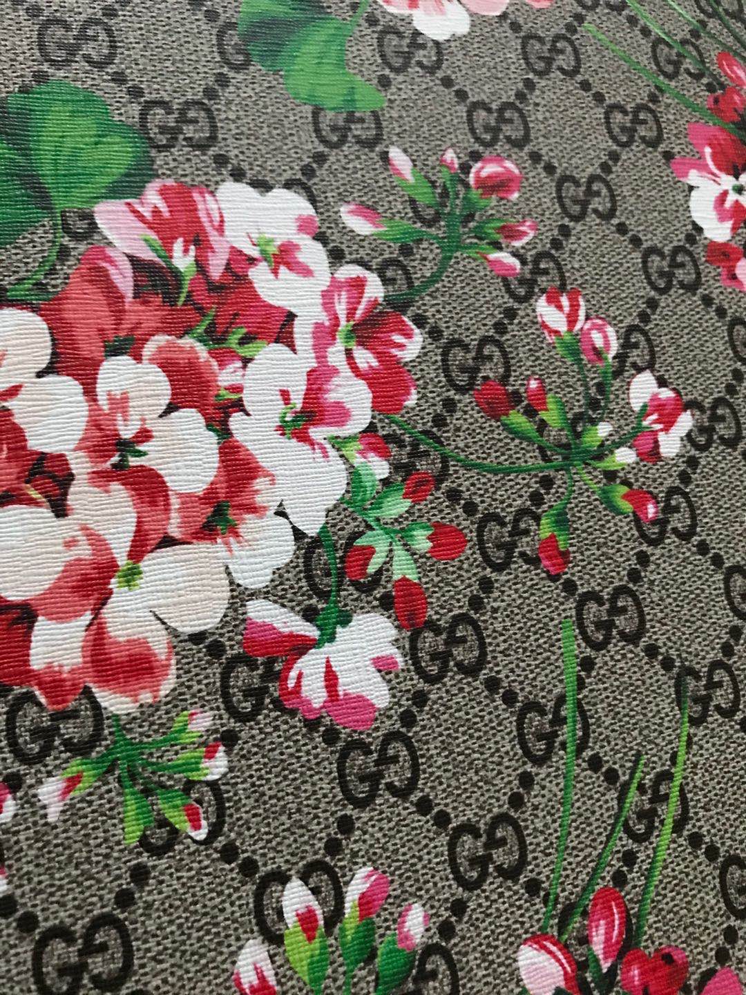 Tissu en cuir à motif de fleur rose Gucci pour chaussures personnalisées