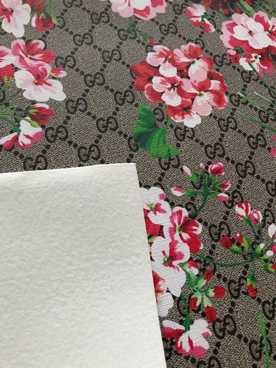 Tissu en cuir à motif de fleur rose Gucci pour chaussures personnalisées