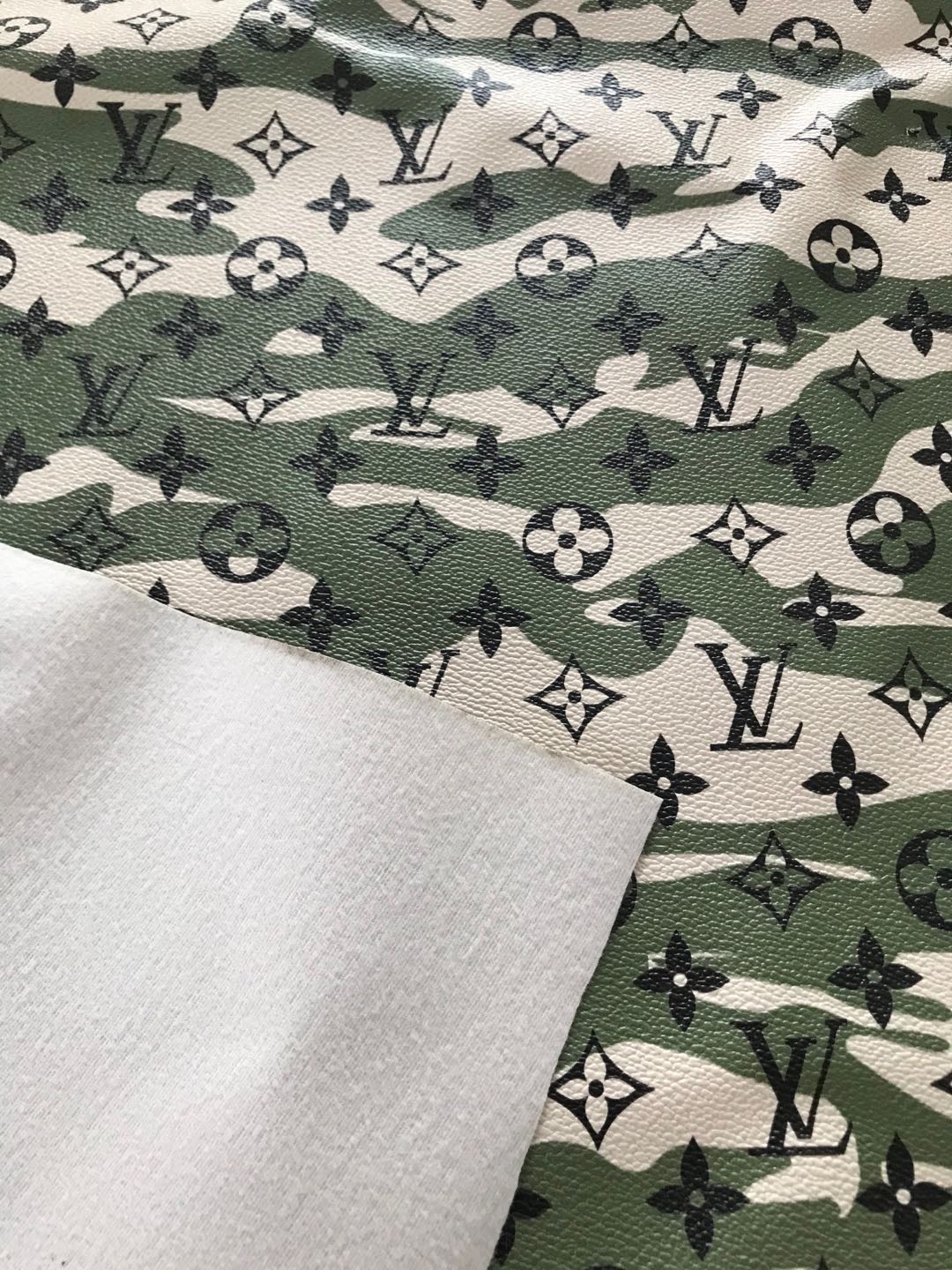 Tissu en cuir camouflage vert LV tendance pour sac à chaussures personnalisé