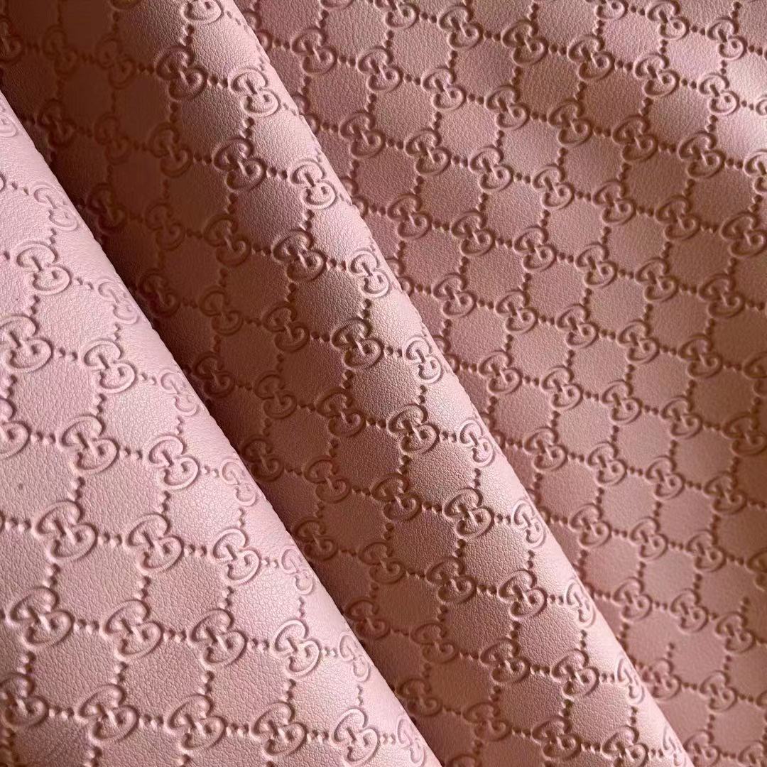 Tissu en cuir souple Gucci rose gaufré