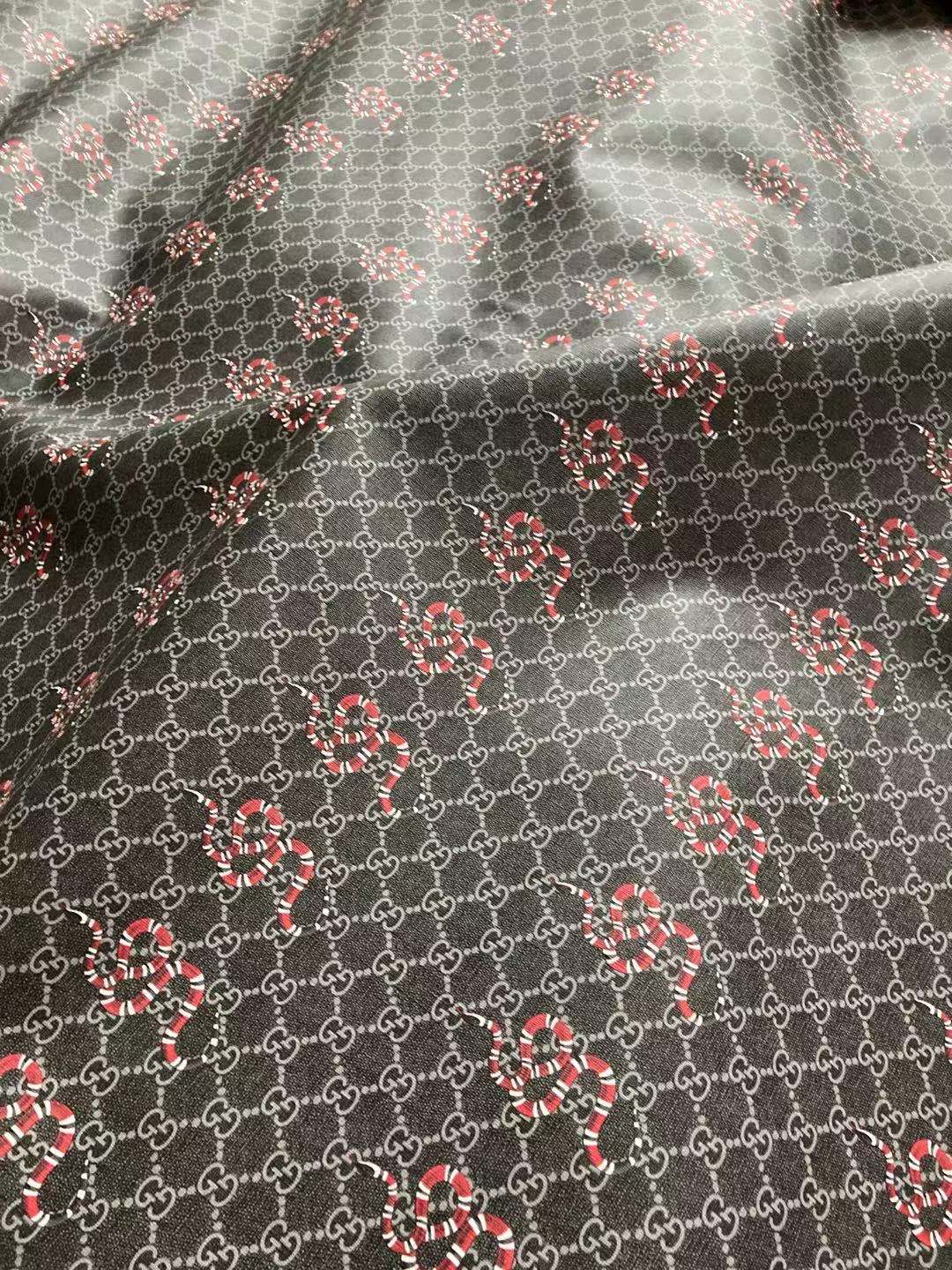 Tissu de créateur en similicuir Gucci à motif serpent noir pour chaussures personnalisées