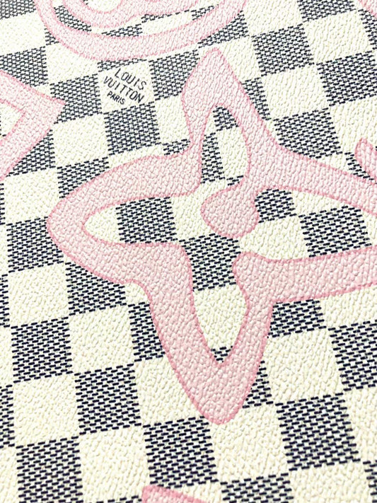 Weißes Damier LV Check Pink Graffiti Designer Vinyl Leder für Tasche