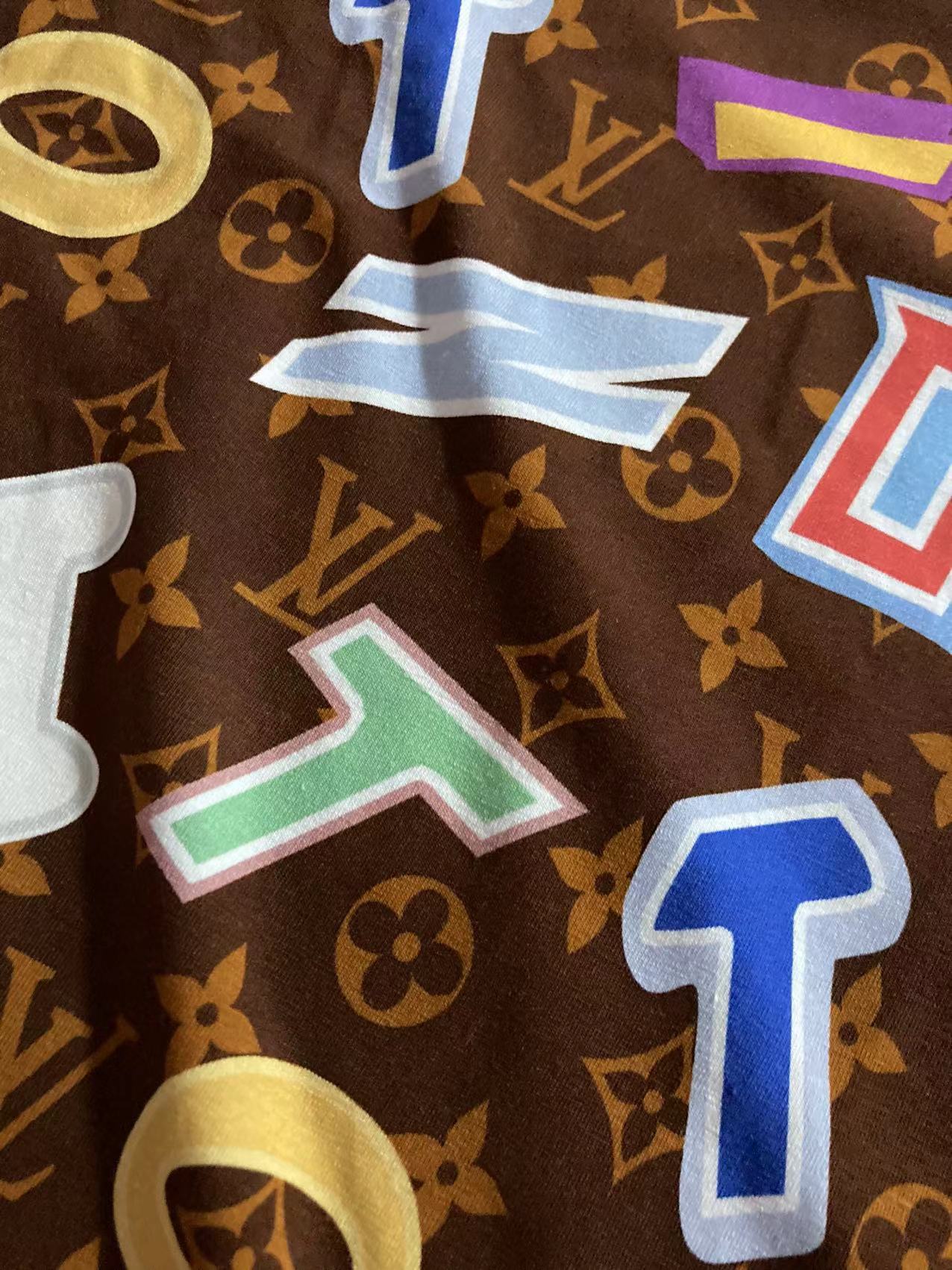 Tissu extensible en coton avec impression de lettres LV pour t-shirt d'été