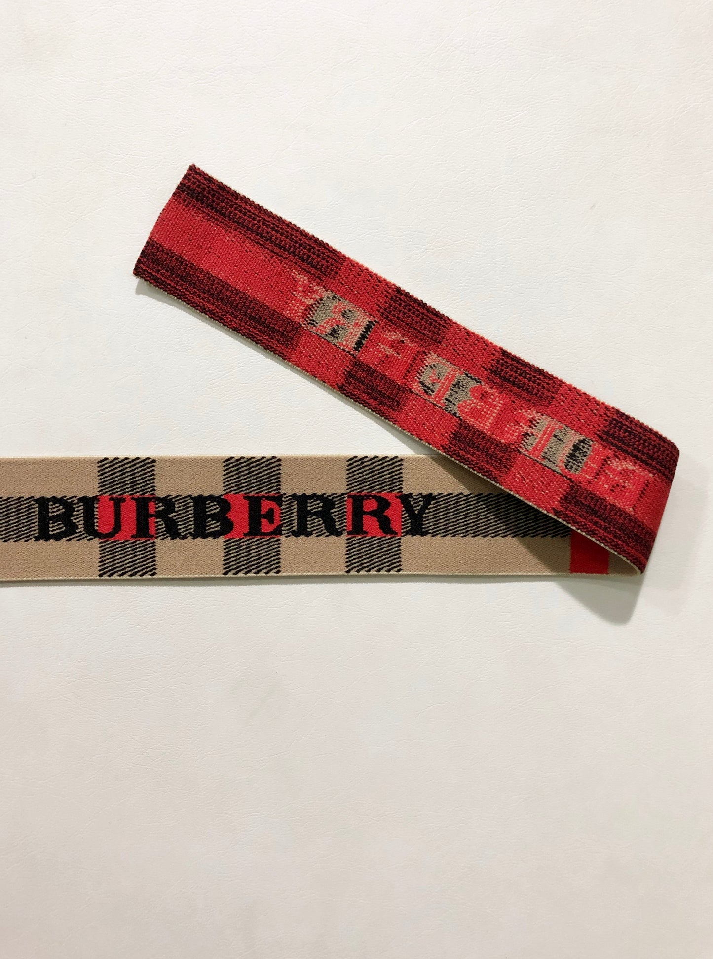 Elastische Riemen mit Burberry-Karomuster