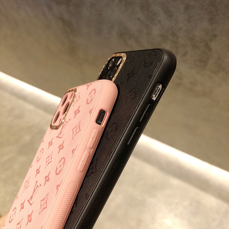 Étuis fantastiques pour iPhone aux couleurs acidulées de LV Leather