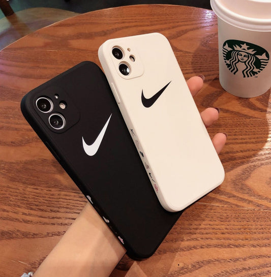 Coques en silicone Nike pour iPhone respectueuses de la peau