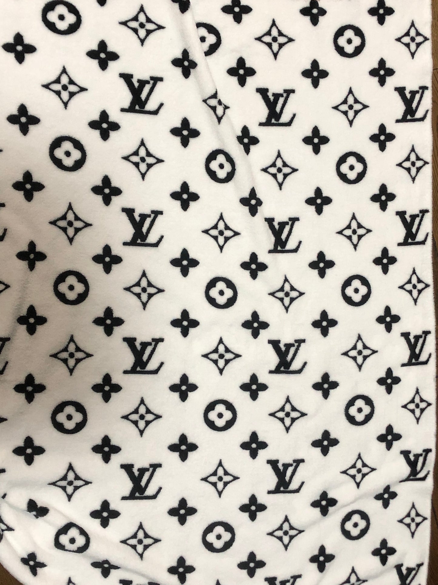 Cozy soft LV print flannel blanket fleece fabric for craft and handmade